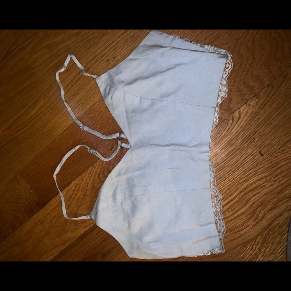 Toni crop top with lace back